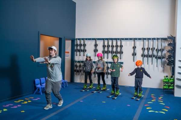 Small group ski training session at Shredder Central Park
